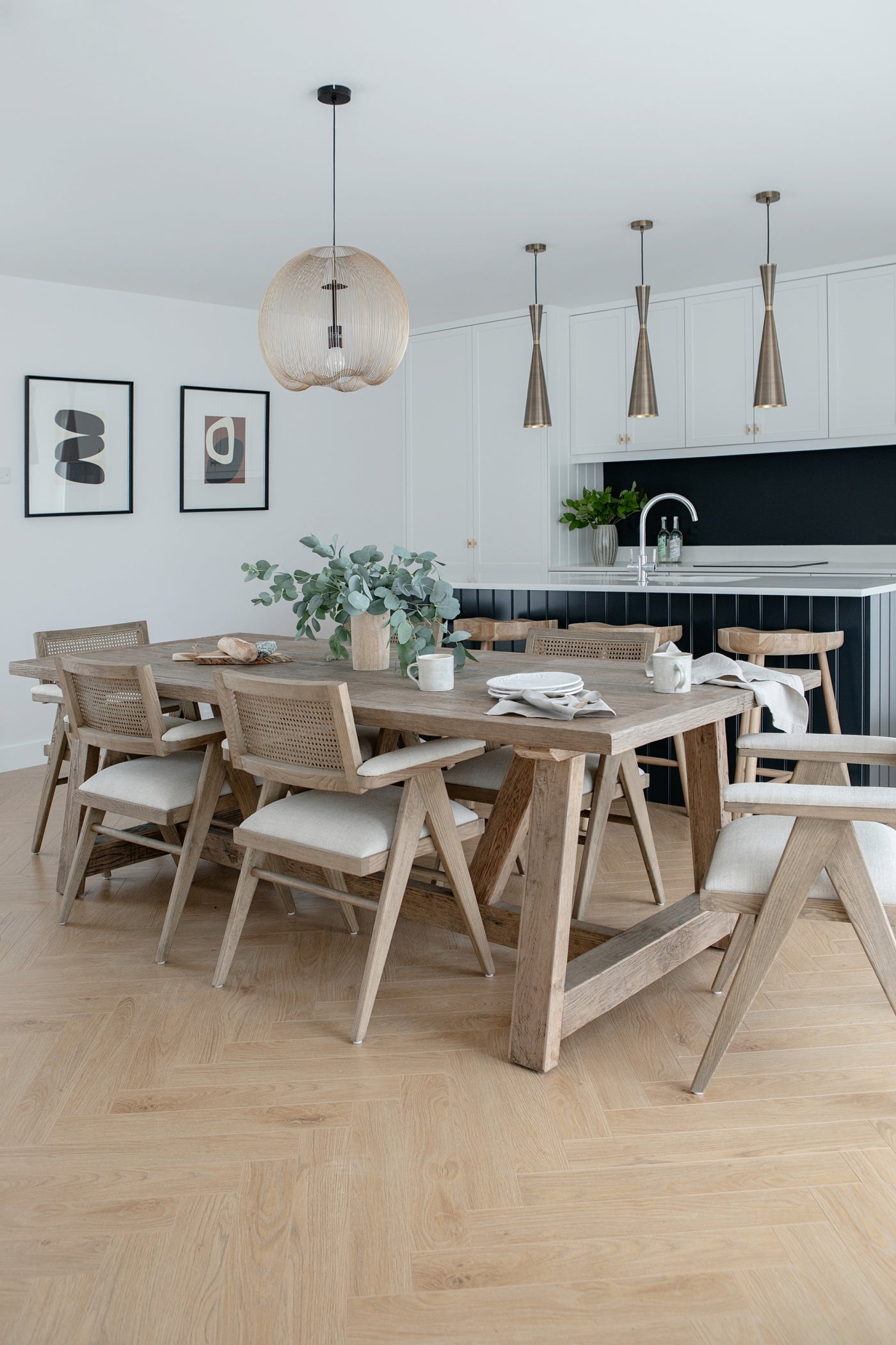Kitchen & Dining